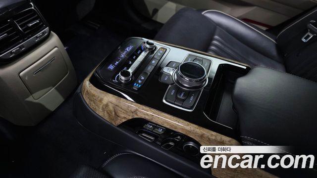 Genesis EQ900 2016 — photo 28