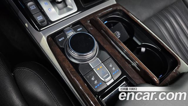 Genesis EQ900 2016 — photo 16