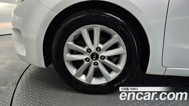 Kia K3 2016 — photo 5