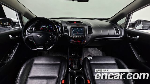 Kia K3 2016 — photo 10