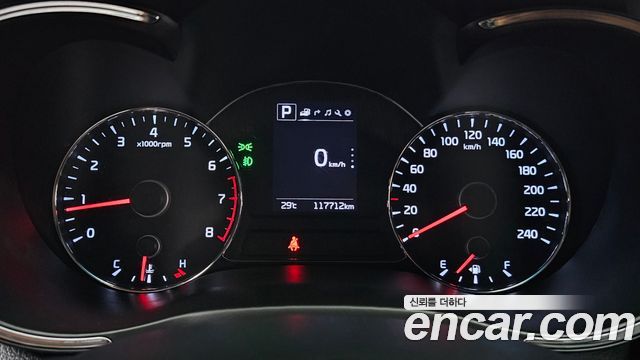 Kia K3 2016 — photo 11