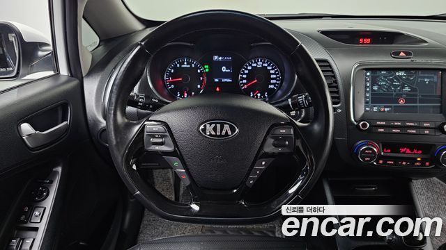 Kia K3 2016 — photo 19