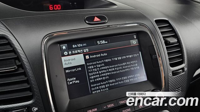 Kia K3 2016 — photo 23