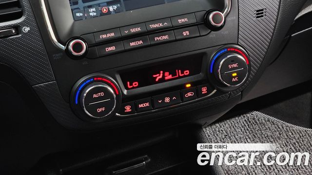 Kia K3 2016 — photo 24