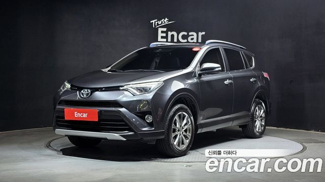 Toyota RAV4 2018 — photo 1