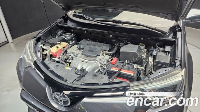 Toyota RAV4 2018 — photo 6