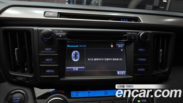 Toyota RAV4 2018 — photo 22