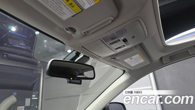Toyota RAV4 2018 — photo 27