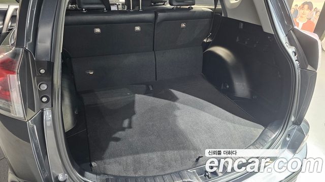 Toyota RAV4 2018 — photo 30