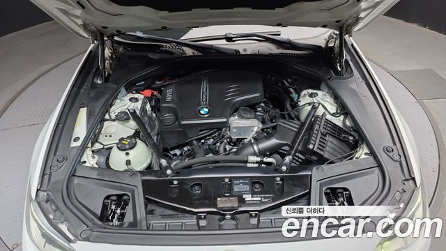 BMW 5-Series 2016 — photo 6