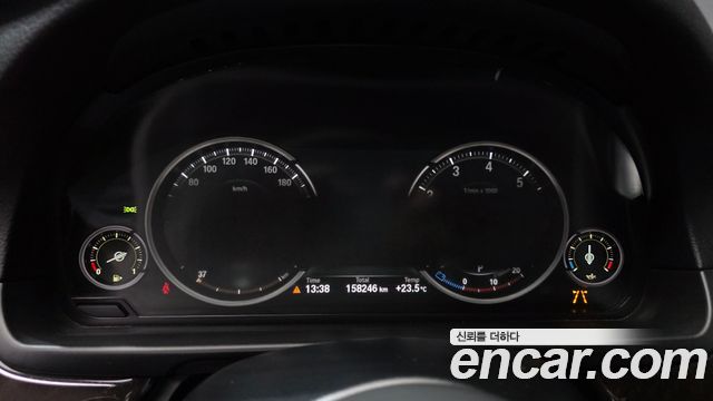 BMW 5-Series 2016 — photo 8