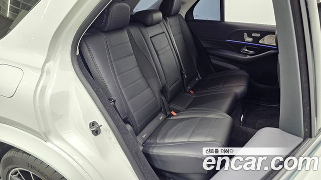 Mercedes-Benz GLE-Class 2023 — photo 17
