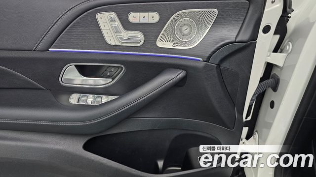 Mercedes-Benz GLE-Class 2023 — photo 25