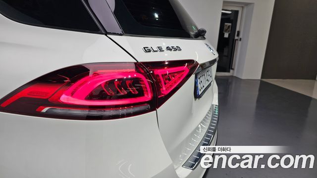 Mercedes-Benz GLE-Class 2023 — photo 9