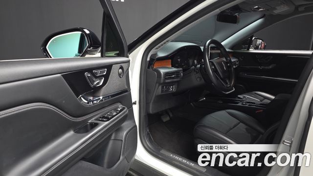 Lincoln Corsair 2020 — photo 13