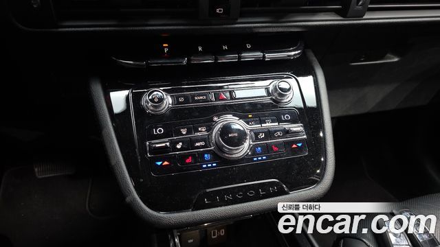 Lincoln Corsair 2020 — photo 24