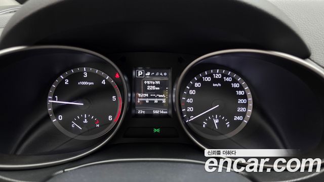 Hyundai Santafe 2017 — photo 11
