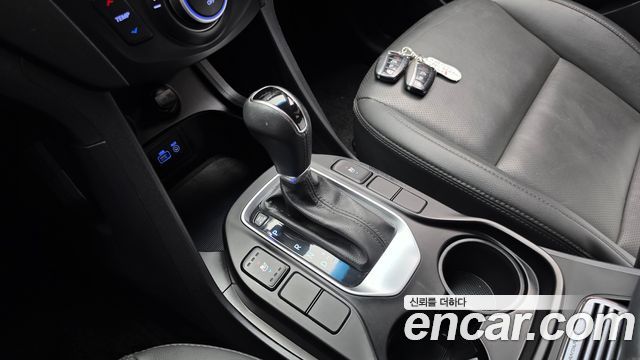 Hyundai Santafe 2017 — photo 12