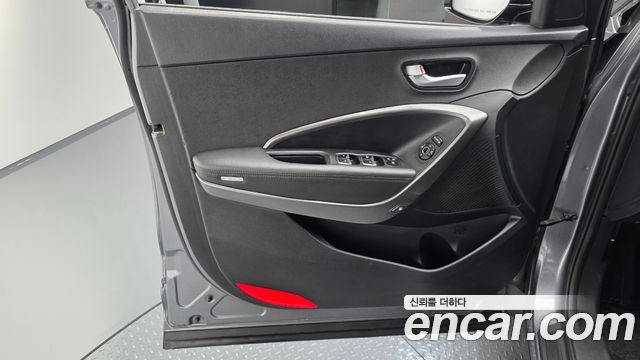 Hyundai Santafe 2017 — photo 14