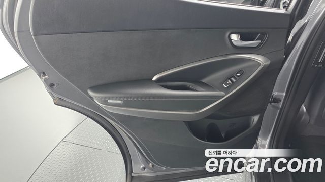 Hyundai Santafe 2017 — photo 15