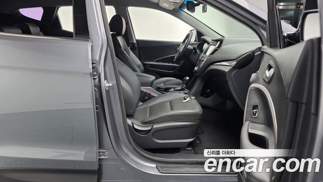 Hyundai Santafe 2017 — photo 16