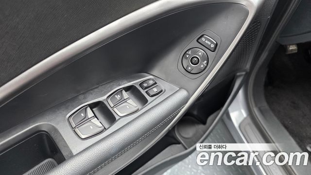 Hyundai Santafe 2017 — photo 27