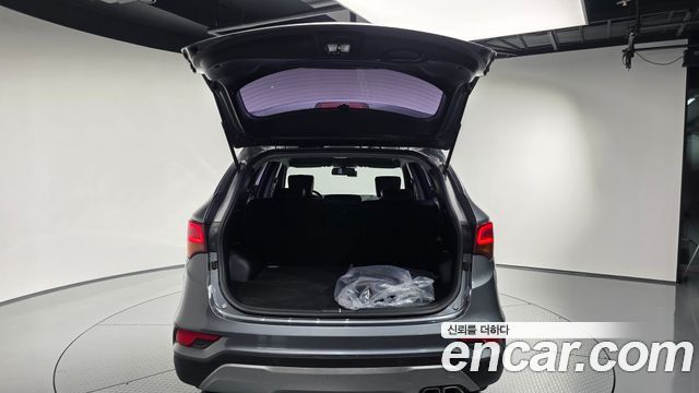 Hyundai Santafe 2017 — photo 31