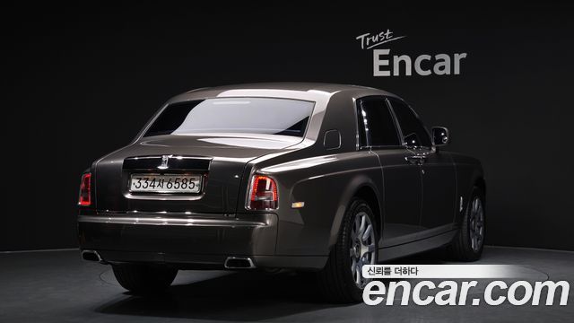 Rolls-Royce Phantom 2015 — photo 2