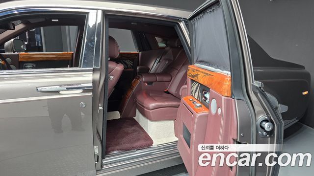 Rolls-Royce Phantom 2015 — photo 12