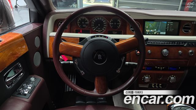 Rolls-Royce Phantom 2015 — photo 13