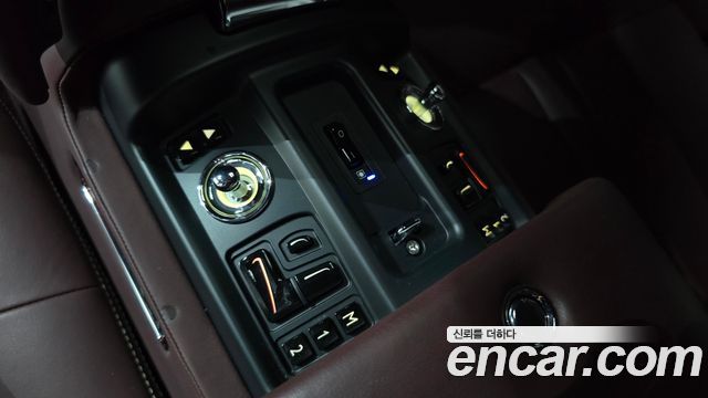 Rolls-Royce Phantom 2015 — photo 17