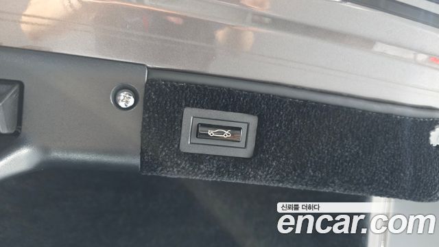 Rolls-Royce Phantom 2015 — photo 20