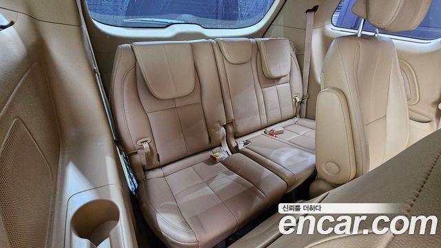 Kia Canival 2019 — photo 18