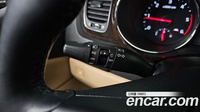 Kia Canival 2019 — photo 21