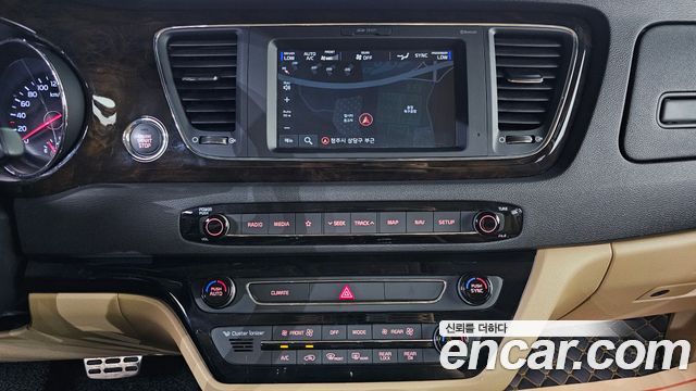 Kia Canival 2019 — photo 23