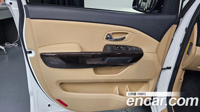 Kia Canival 2019 — photo 14