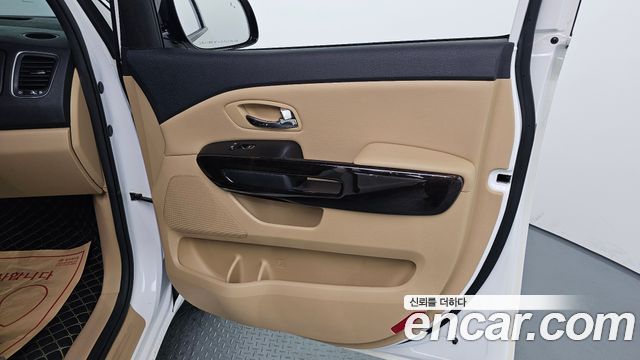 Kia Canival 2019 — photo 15