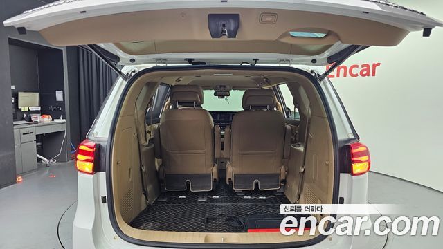 Kia Canival 2019 — photo 28
