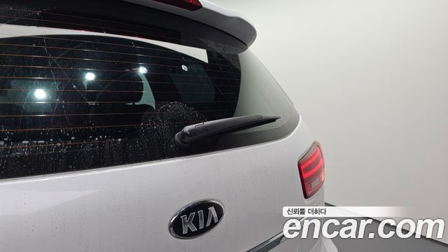 Kia Canival 2019 — photo 32