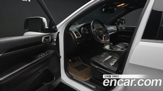 Jeep Cherokee 2016 — photo 10