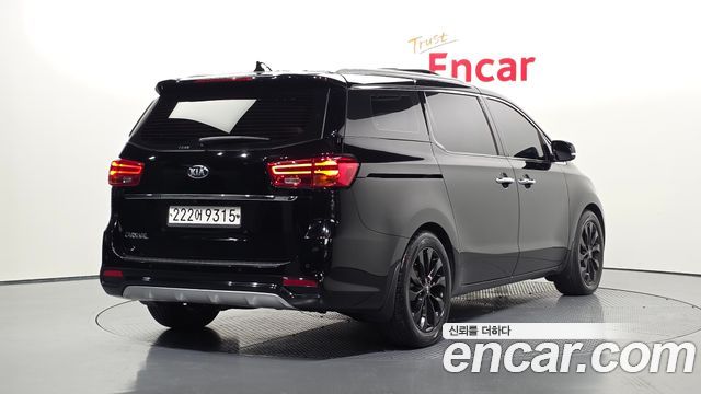 Kia Canival 2019 — photo 2