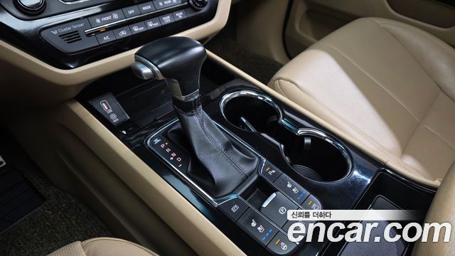 Kia Canival 2019 — photo 12