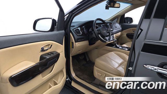 Kia Canival 2019 — photo 13