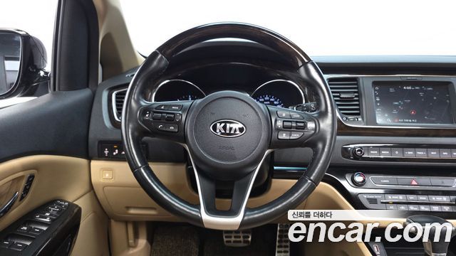 Kia Canival 2019 — photo 20