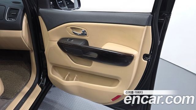 Kia Canival 2019 — photo 14