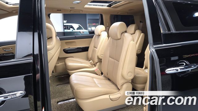 Kia Canival 2019 — photo 16