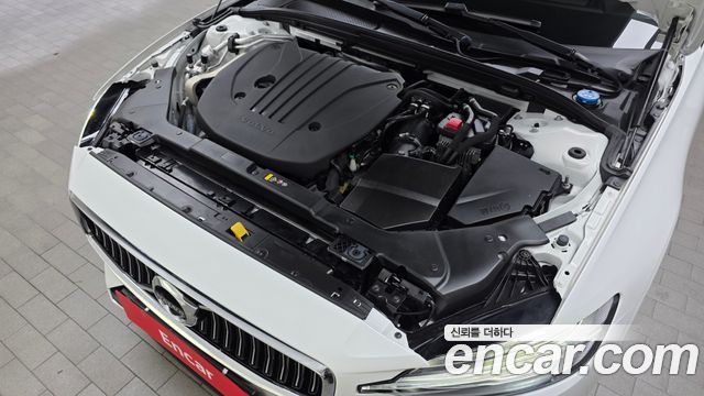 Volvo S60 2021 — photo 6