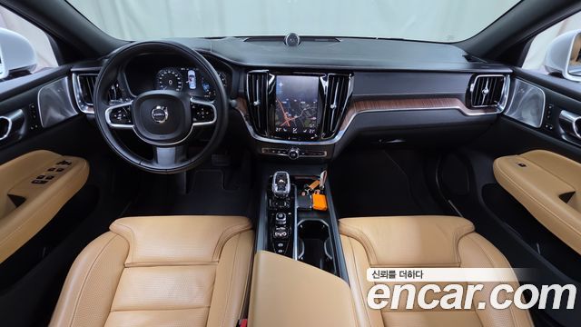 Volvo S60 2021 — photo 10
