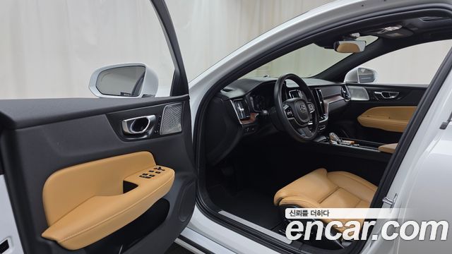 Volvo S60 2021 — photo 13