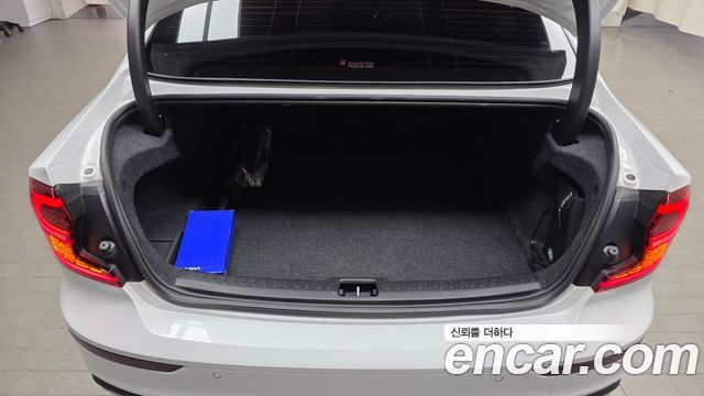 Volvo S60 2021 — photo 22